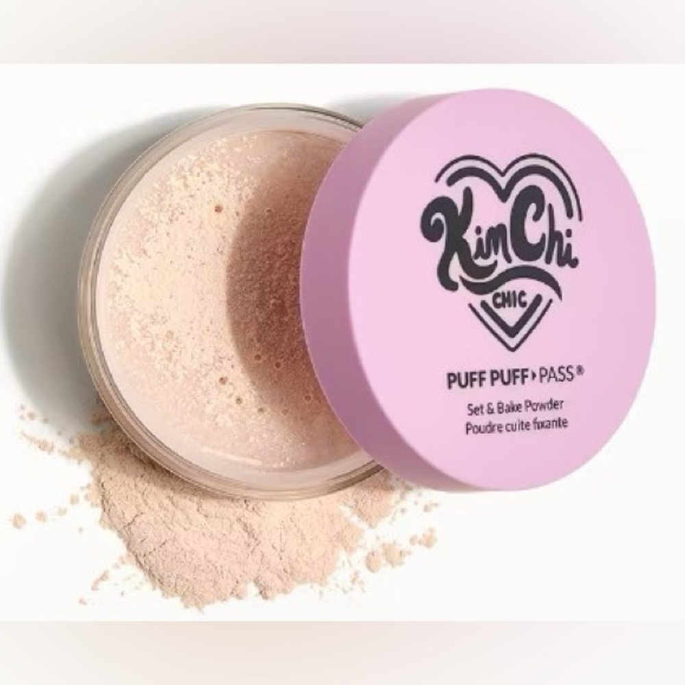 Kim Chi Chic Puff Pass Makeup Set and Bake Powder - New with Box/Sealed - Picture 1 of 6